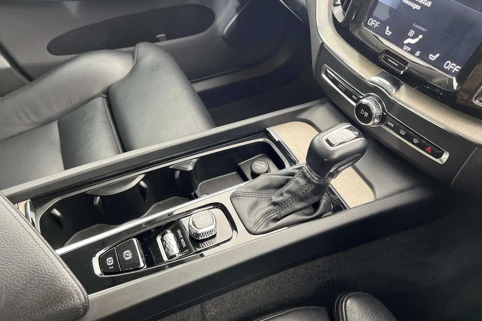 2019 Volvo XC60 Gallery Image 21