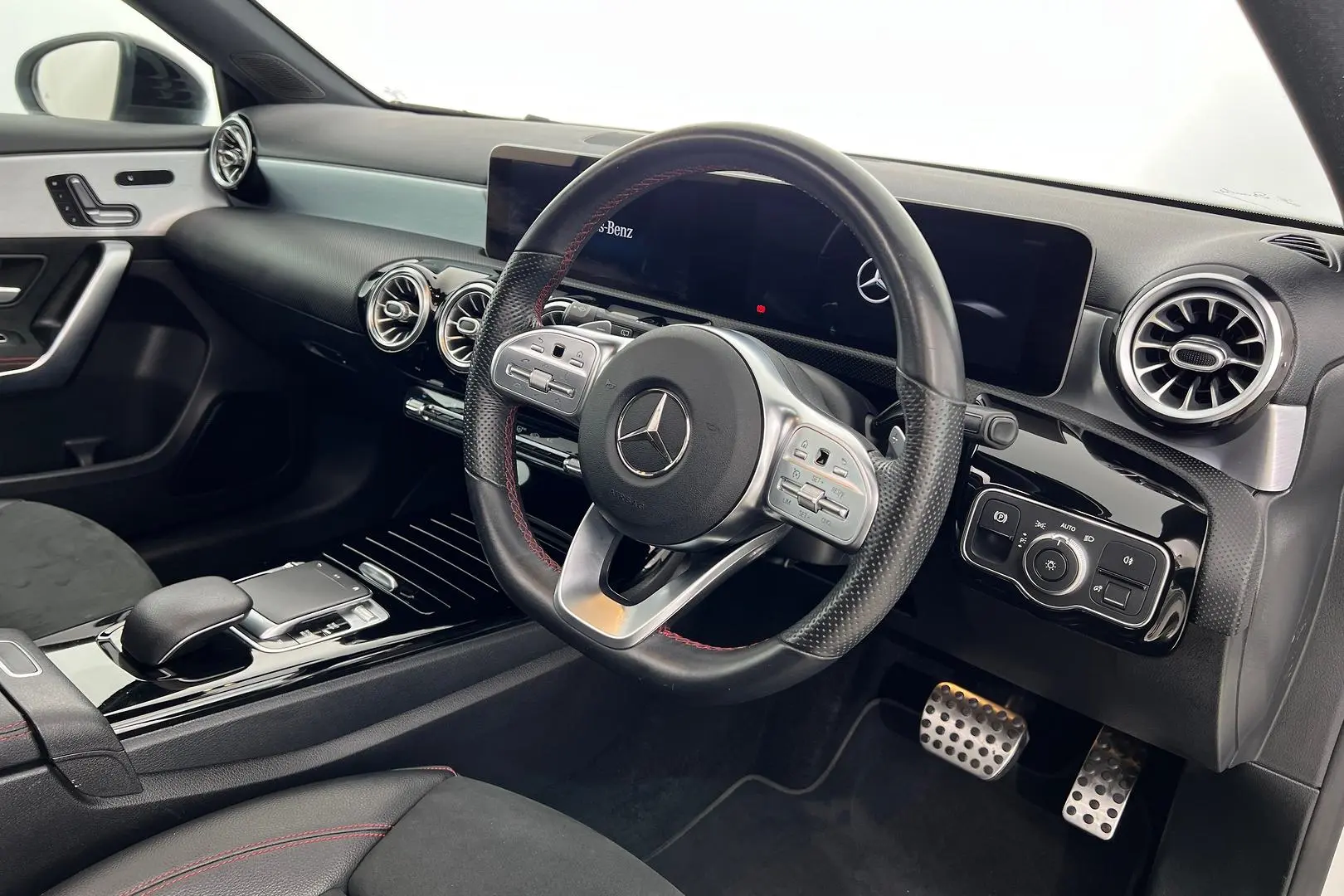 2019 Mercedes-Benz A-Class Gallery Image 3