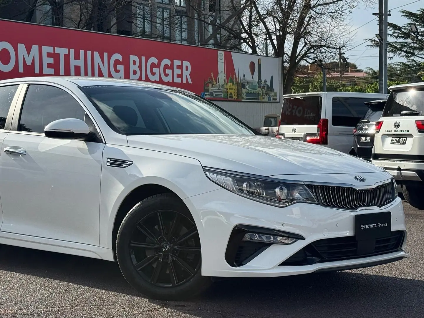 2020 Kia Optima Gallery Image 2