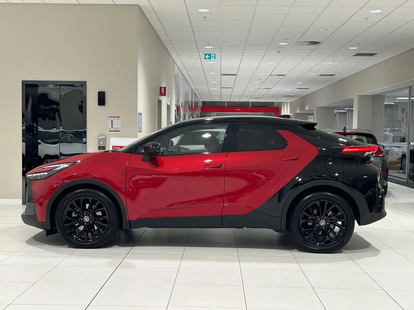 2023 Toyota C-Hr Gallery Image 6