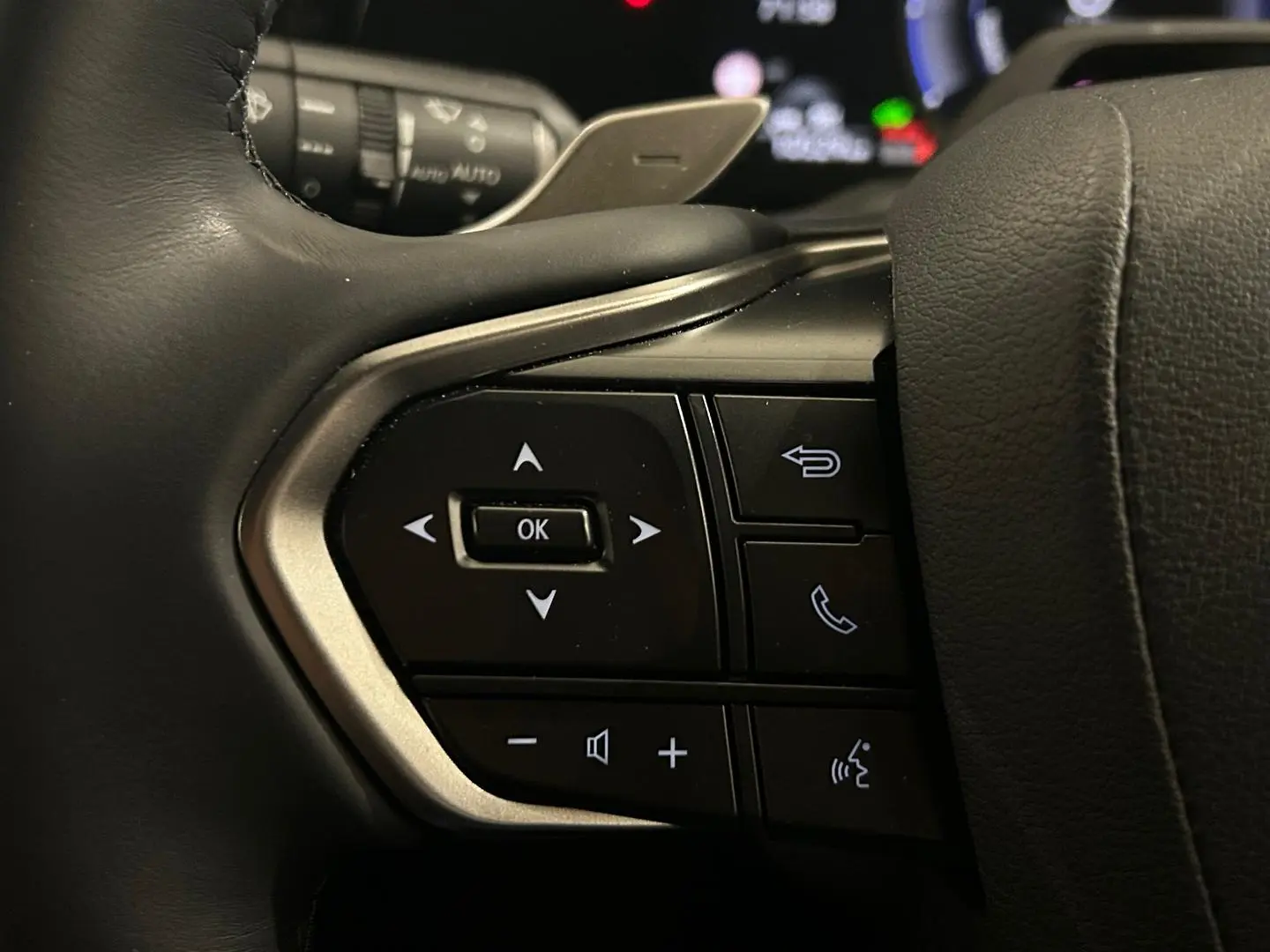 2024 Lexus RX Gallery Image 21