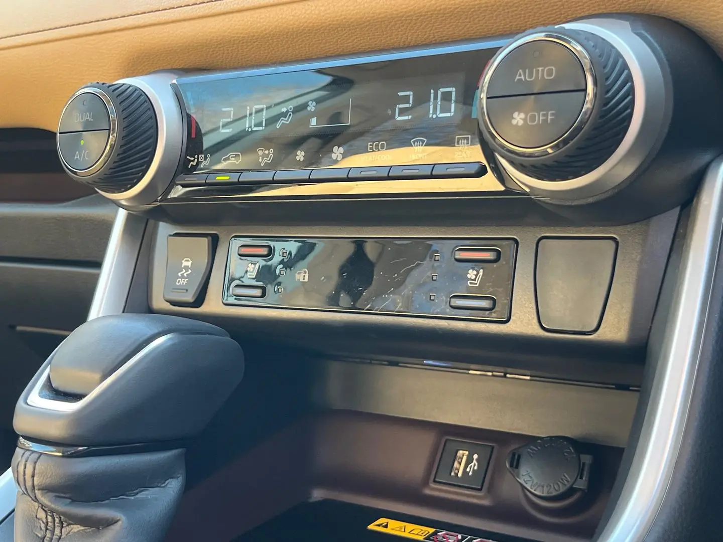 2024 Toyota RAV4 Gallery Image 25
