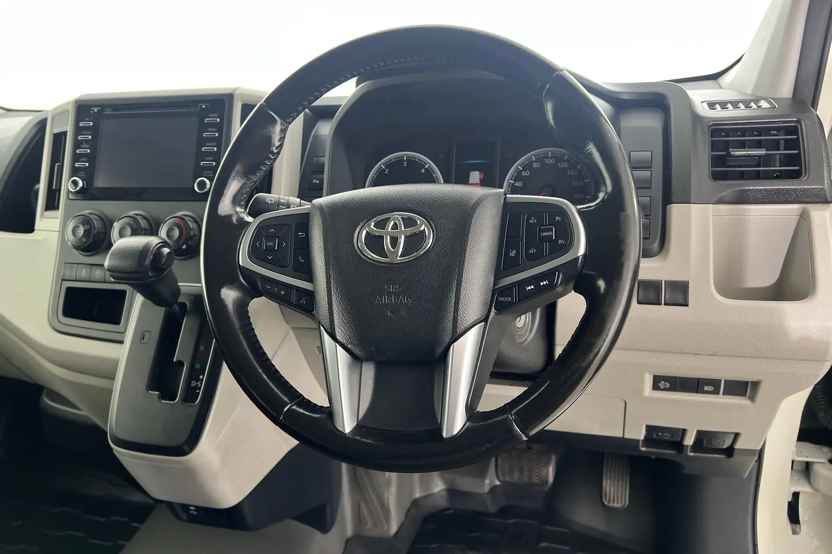2019 Toyota Hiace Gallery Image 17