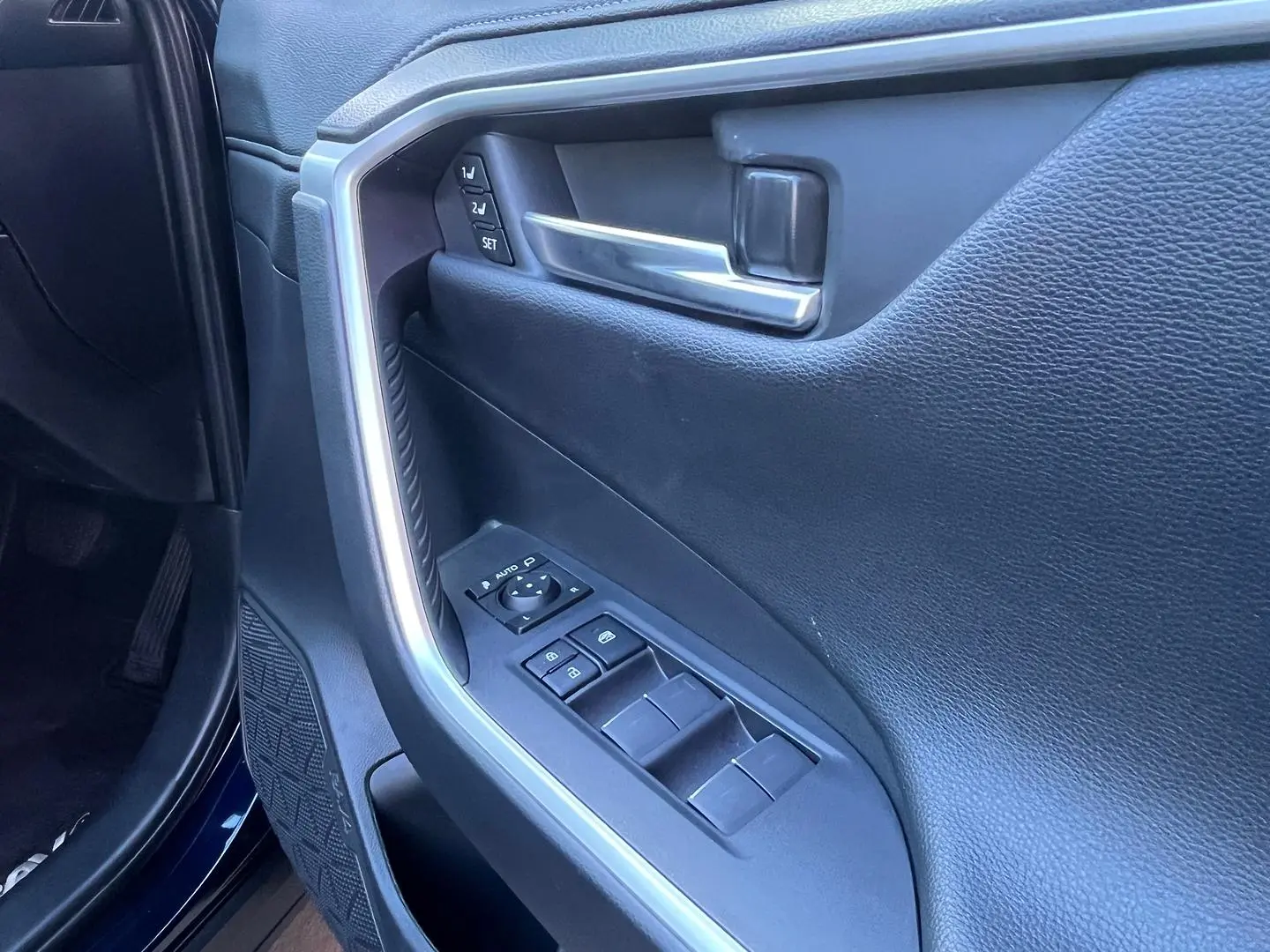 2024 Toyota RAV4 Gallery Image 14