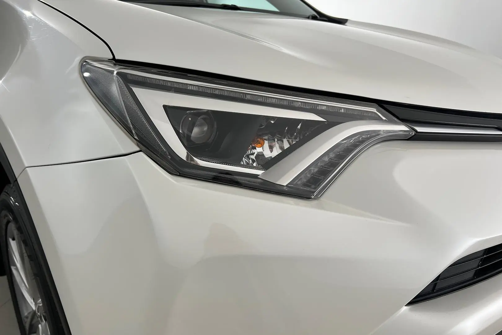 2016 Toyota RAV4 Gallery Image 22