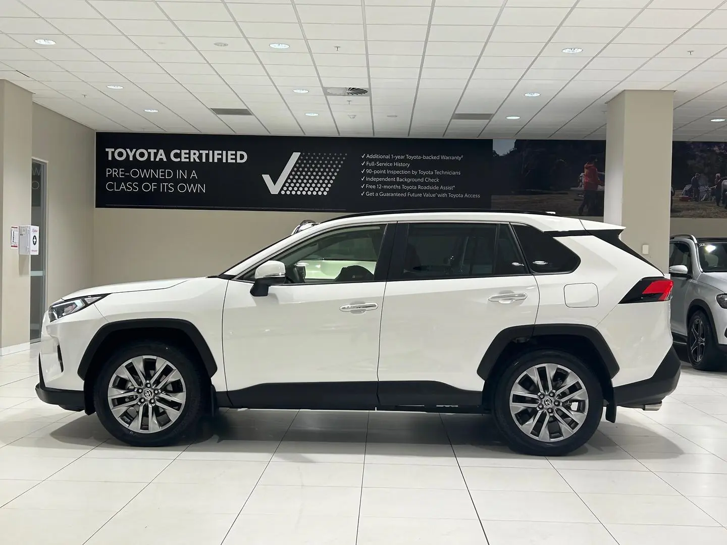 2024 Toyota RAV4 Gallery Image 6