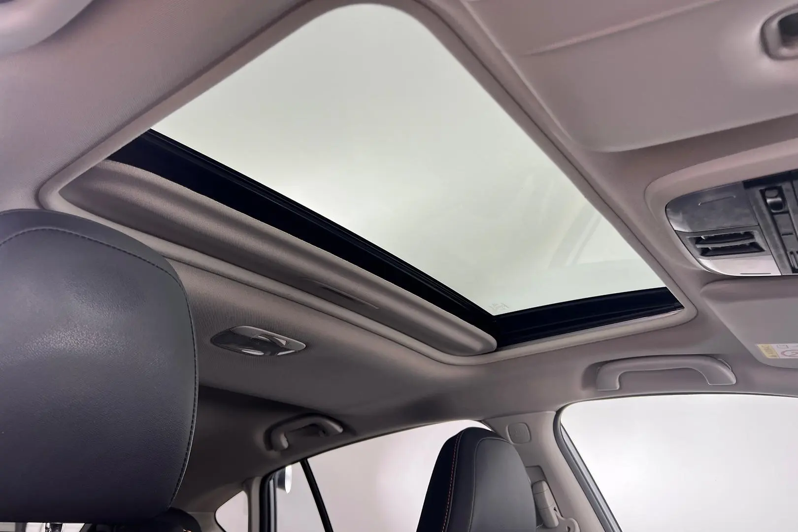 2018 Subaru XV Gallery Image 6