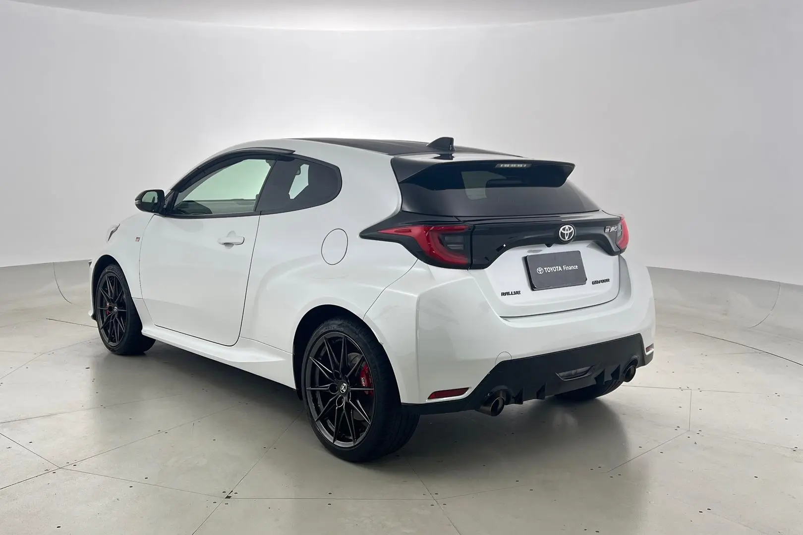 2021 Toyota Yaris Gallery Image 7