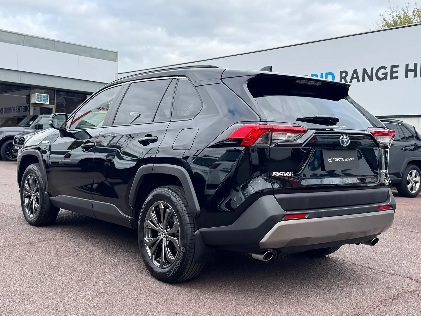 2024 Toyota RAV4 Gallery Image 7