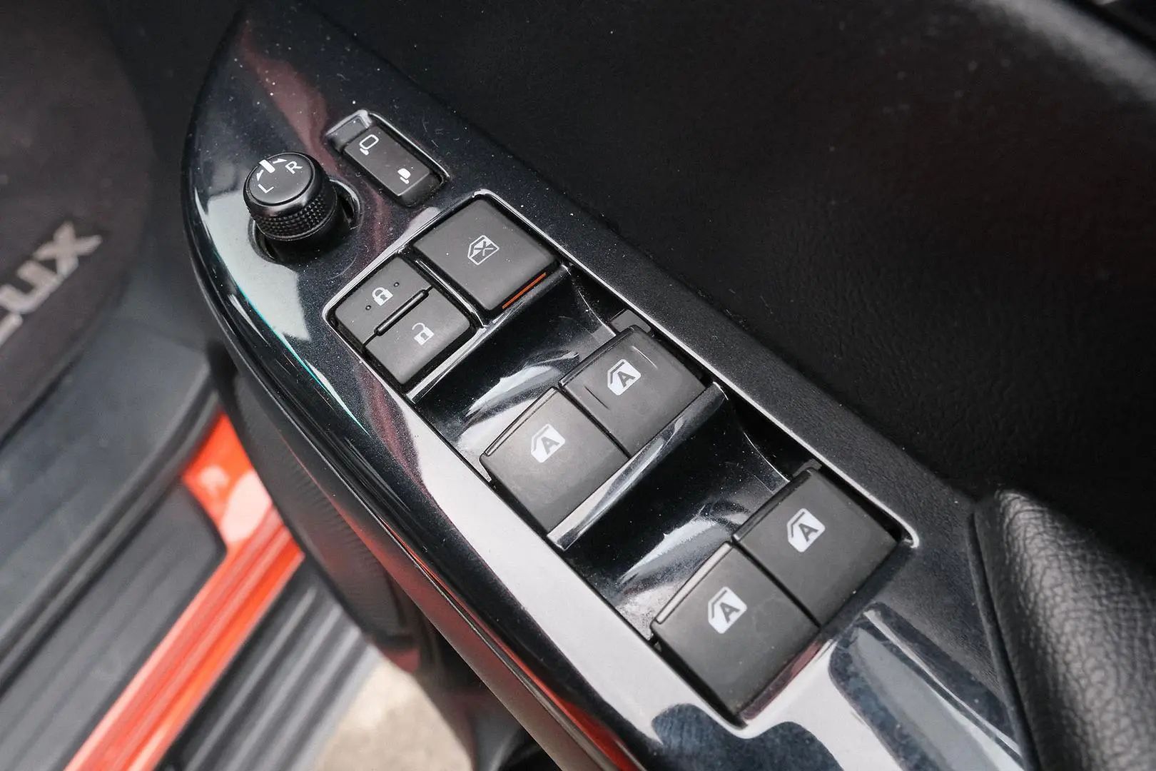 2020 Toyota Hilux Gallery Image 13