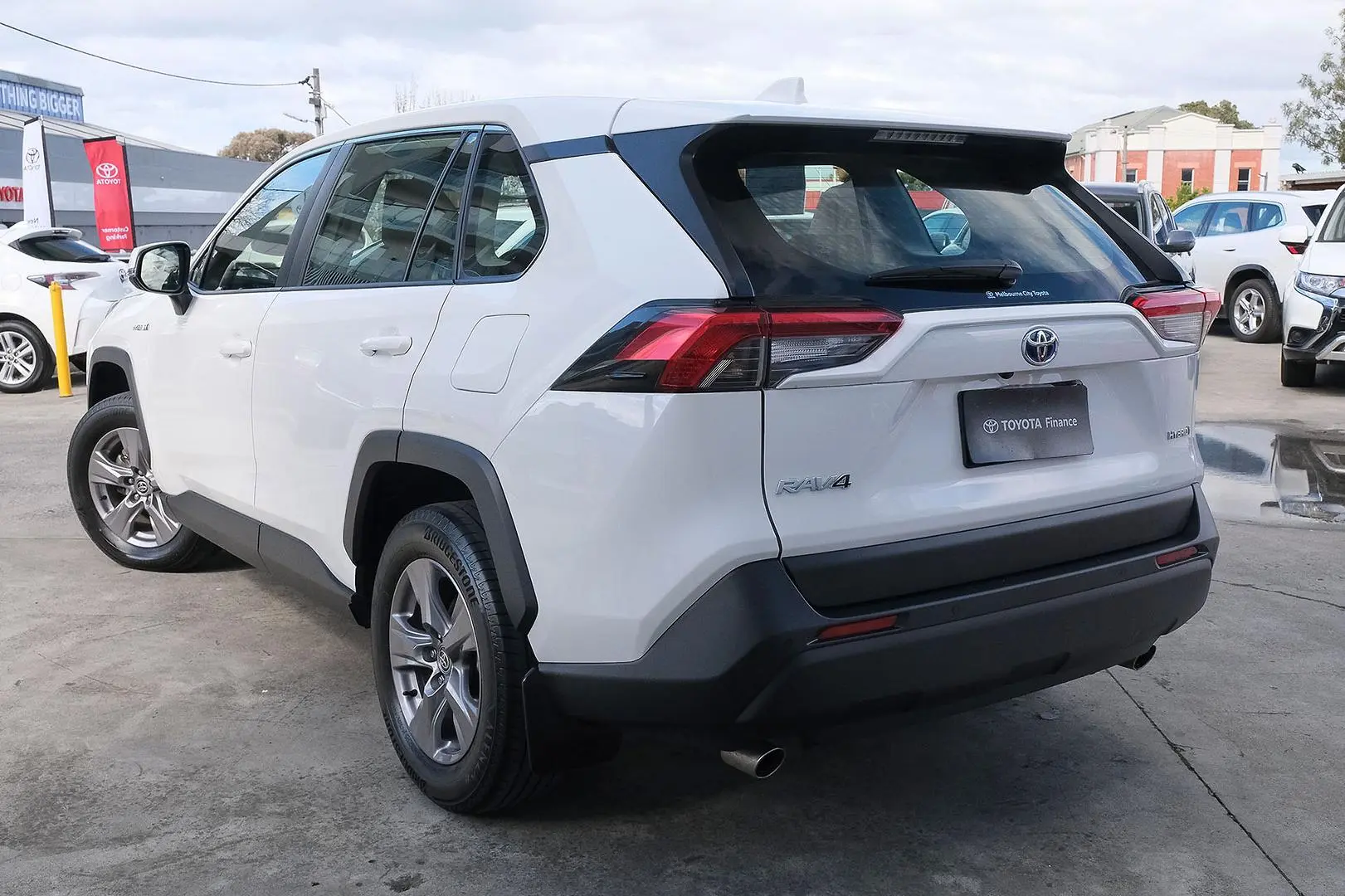 2024 Toyota RAV4 Gallery Image 2