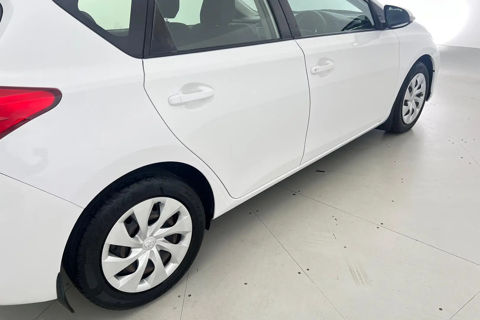 2014 Toyota Corolla Gallery Image 5