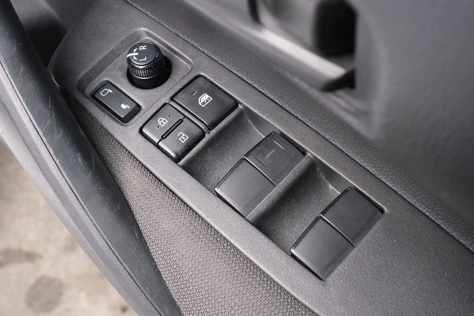 2020 Toyota Corolla Gallery Image 12