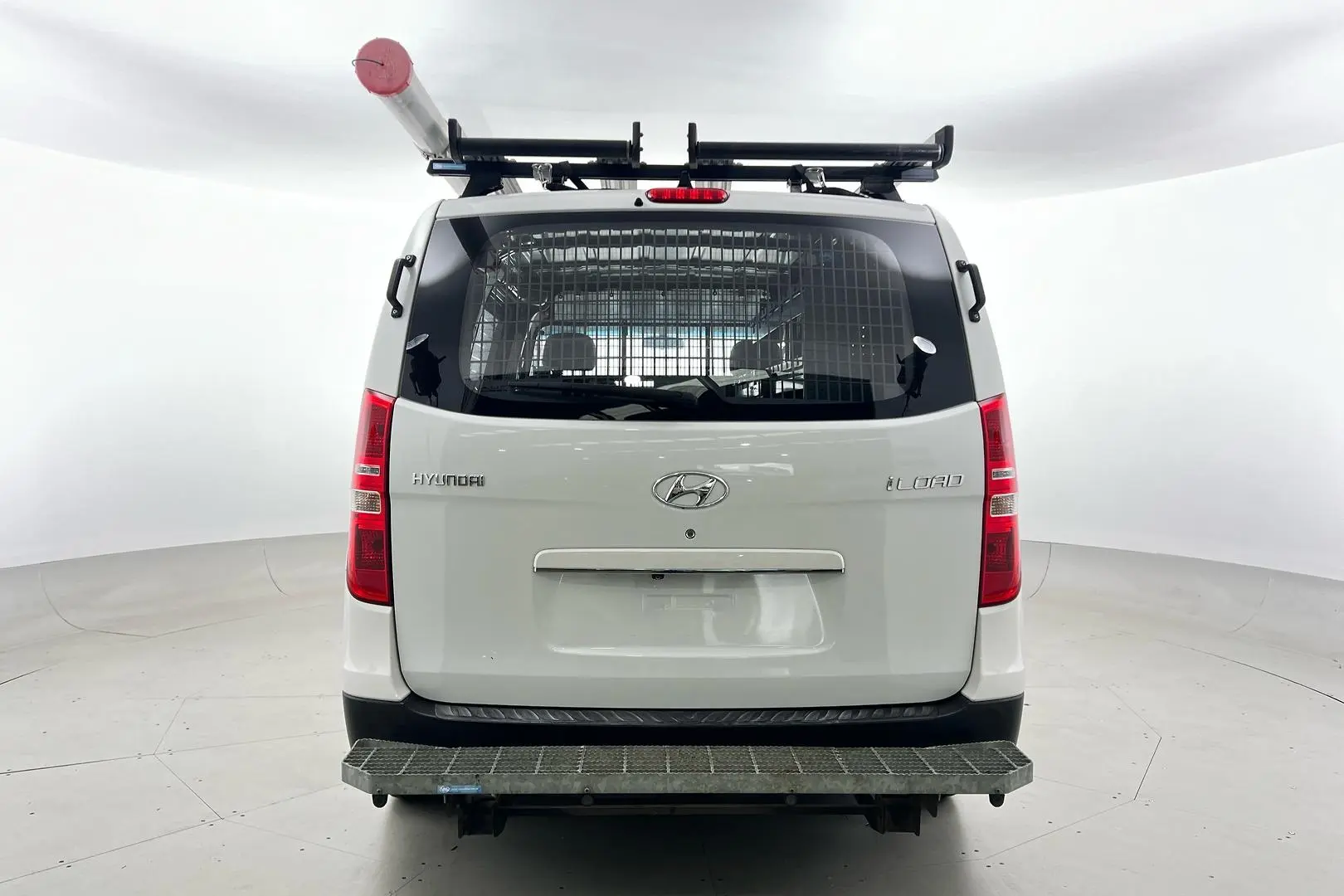 2018 Hyundai iLoad Gallery Image 6