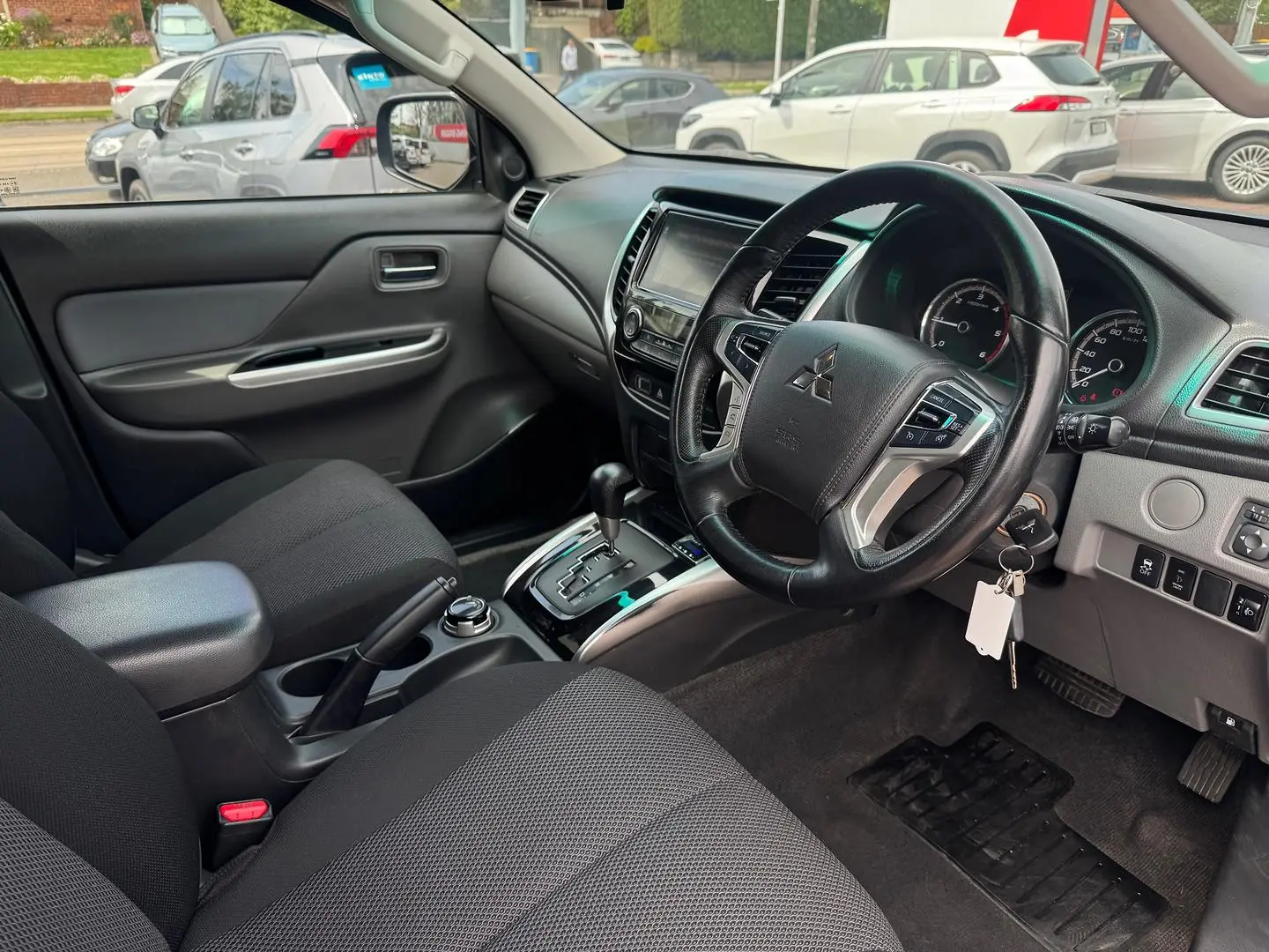 2017 Mitsubishi Triton Gallery Image 13