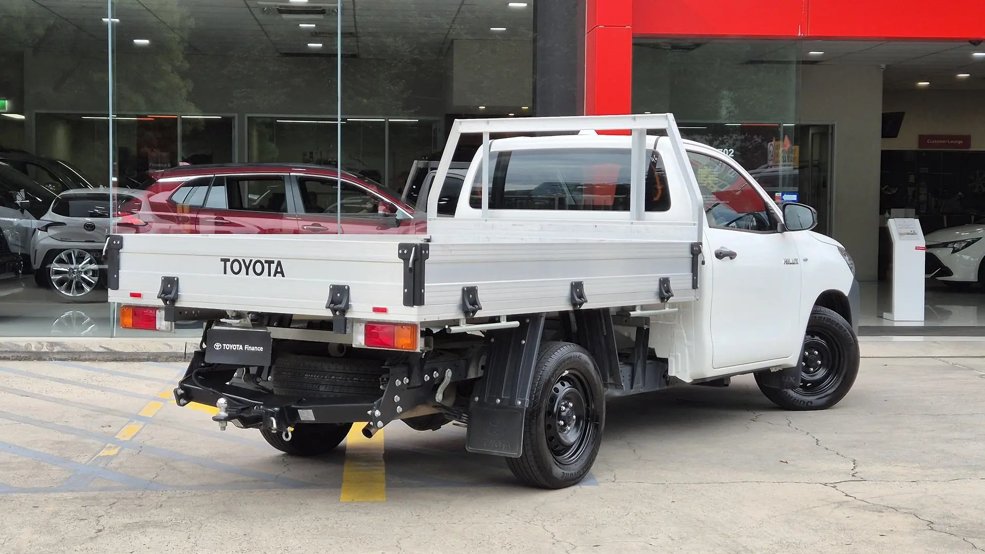 2023 Toyota Hilux Gallery Image 4