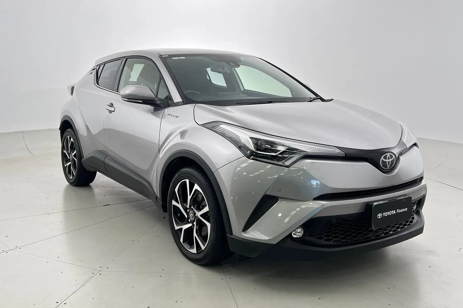 2018 Toyota C-HR Gallery Image 1