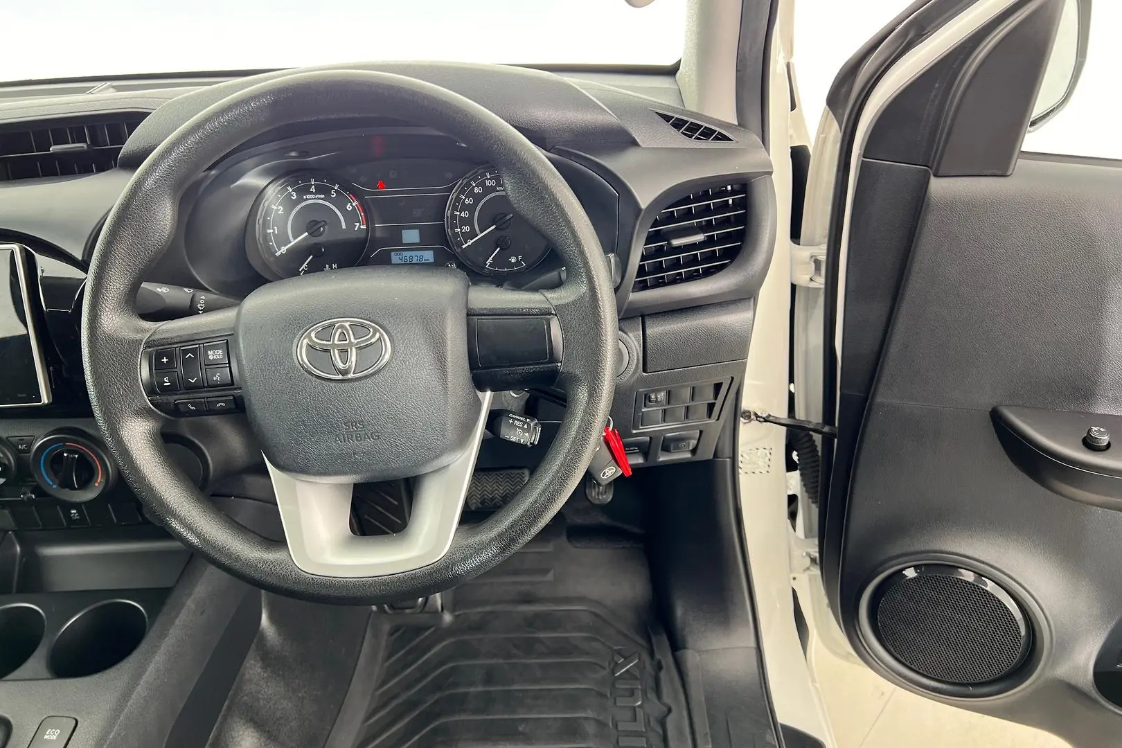 2019 Toyota Hilux Gallery Image 15