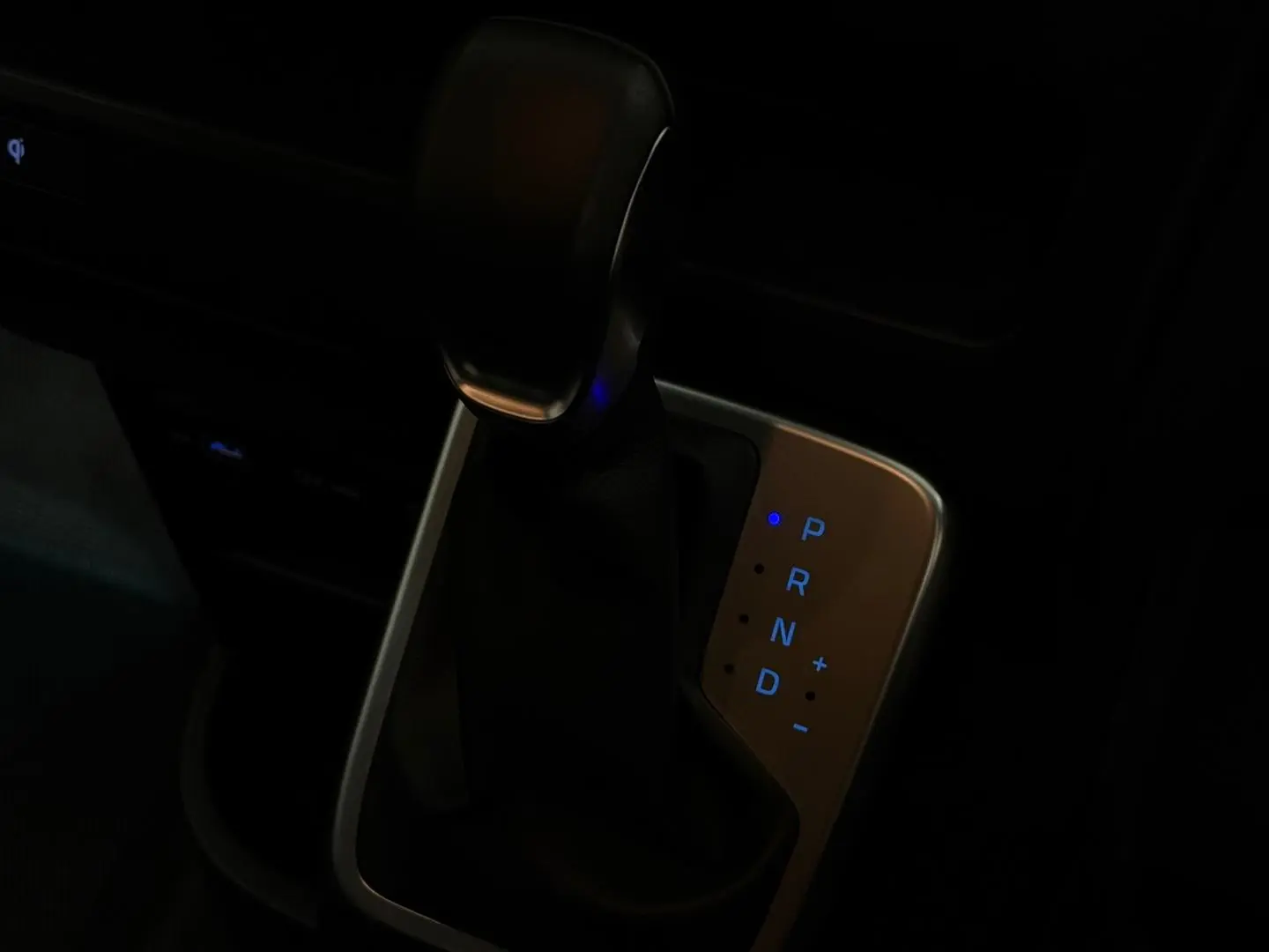 2022 Hyundai STARIA LOAD Gallery Image 23