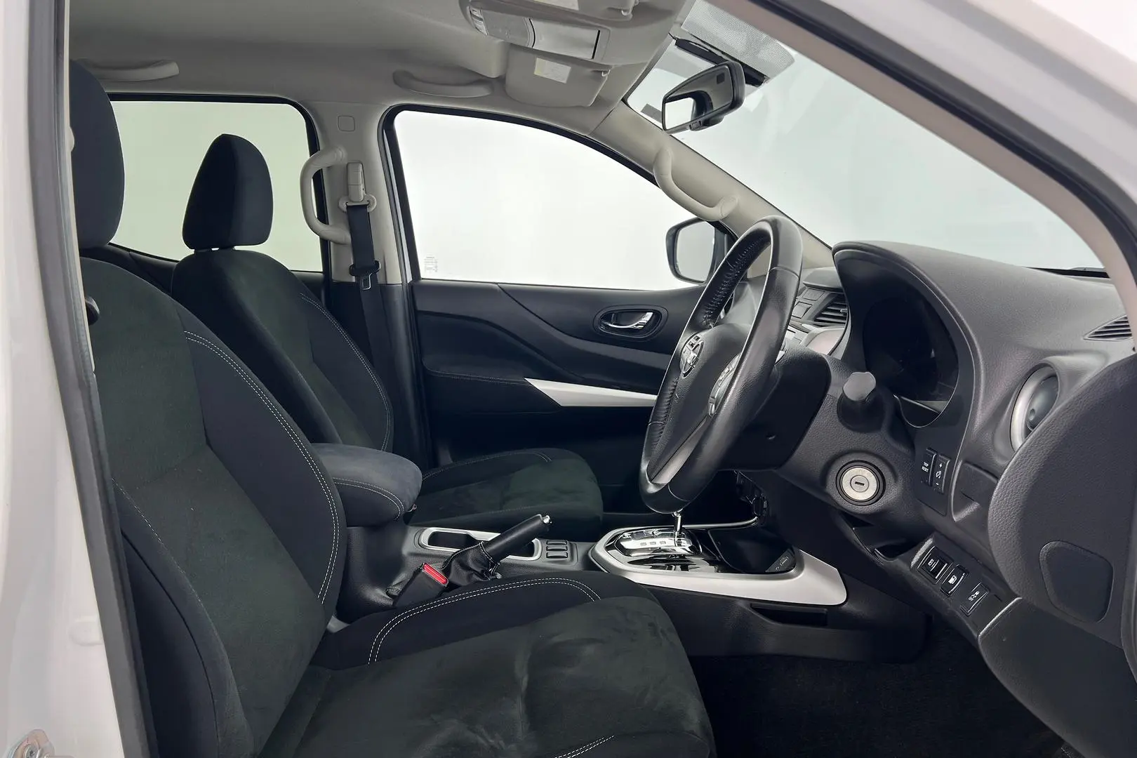 2020 Nissan Navara Gallery Image 14