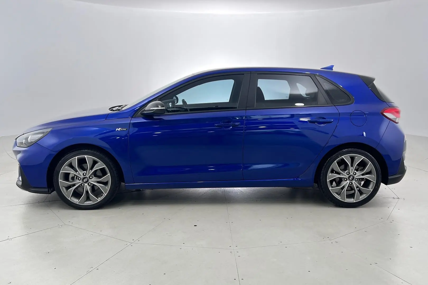 2020 Hyundai i30 Gallery Image 7