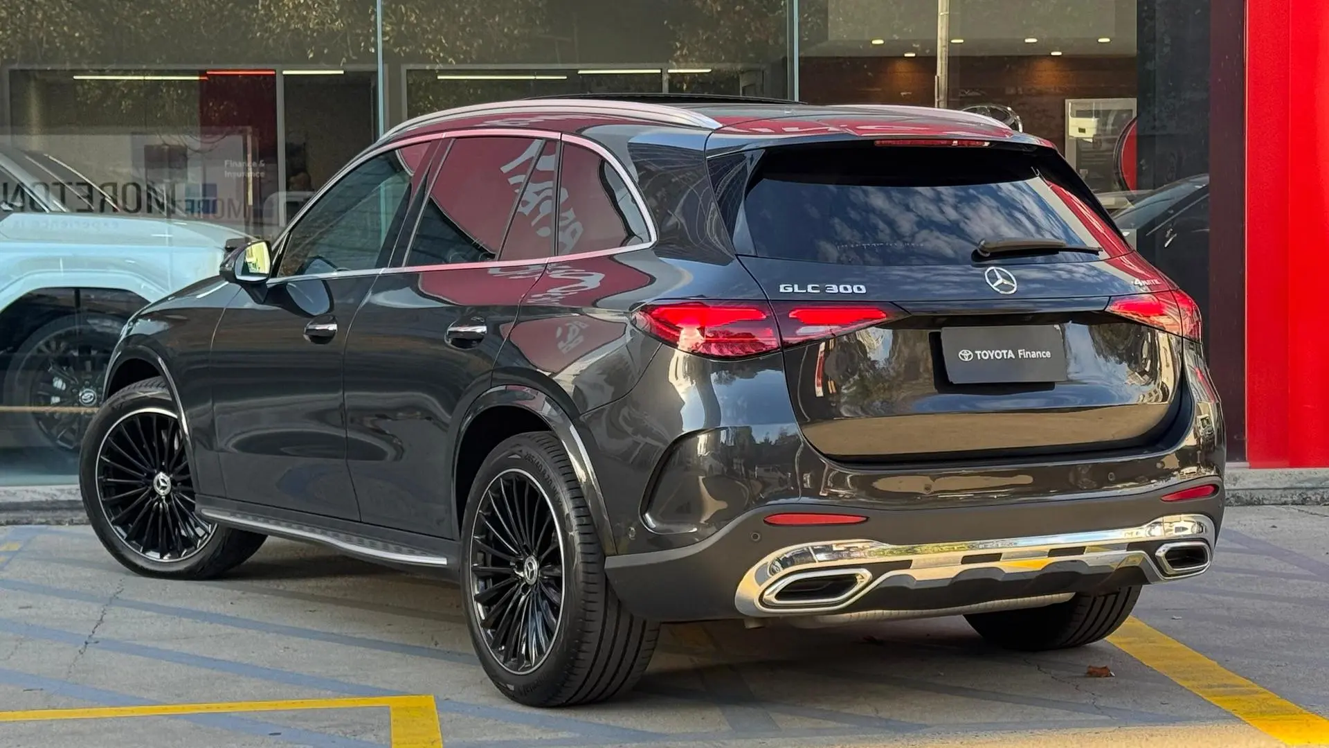 2023 Mercedes-Benz GLC-Class Gallery Image 2