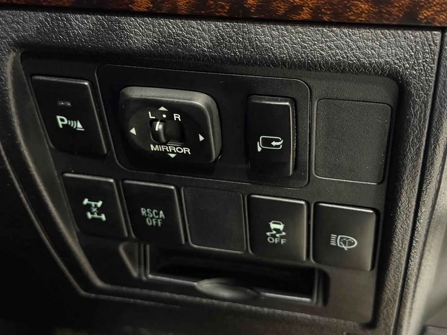 2013 Toyota Landcruiser Gallery Image 33