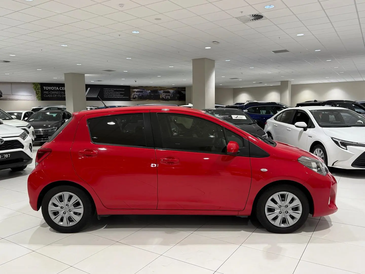 2014 Toyota Yaris Gallery Image 2