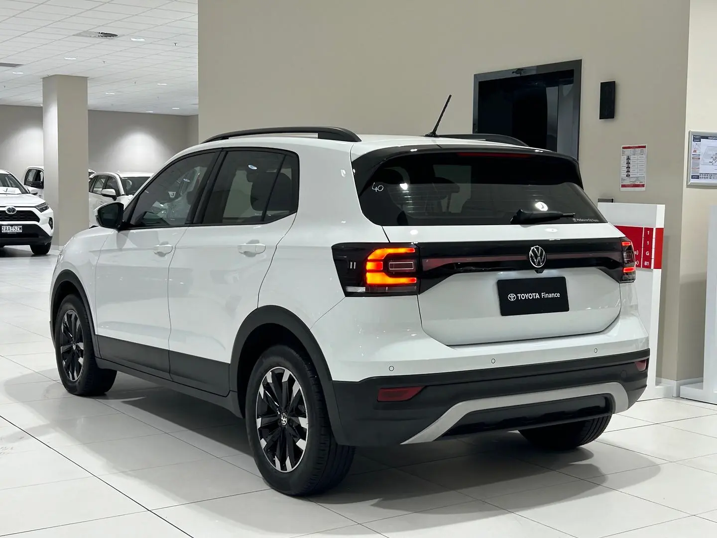 2021 Volkswagen T-Cross Image 8