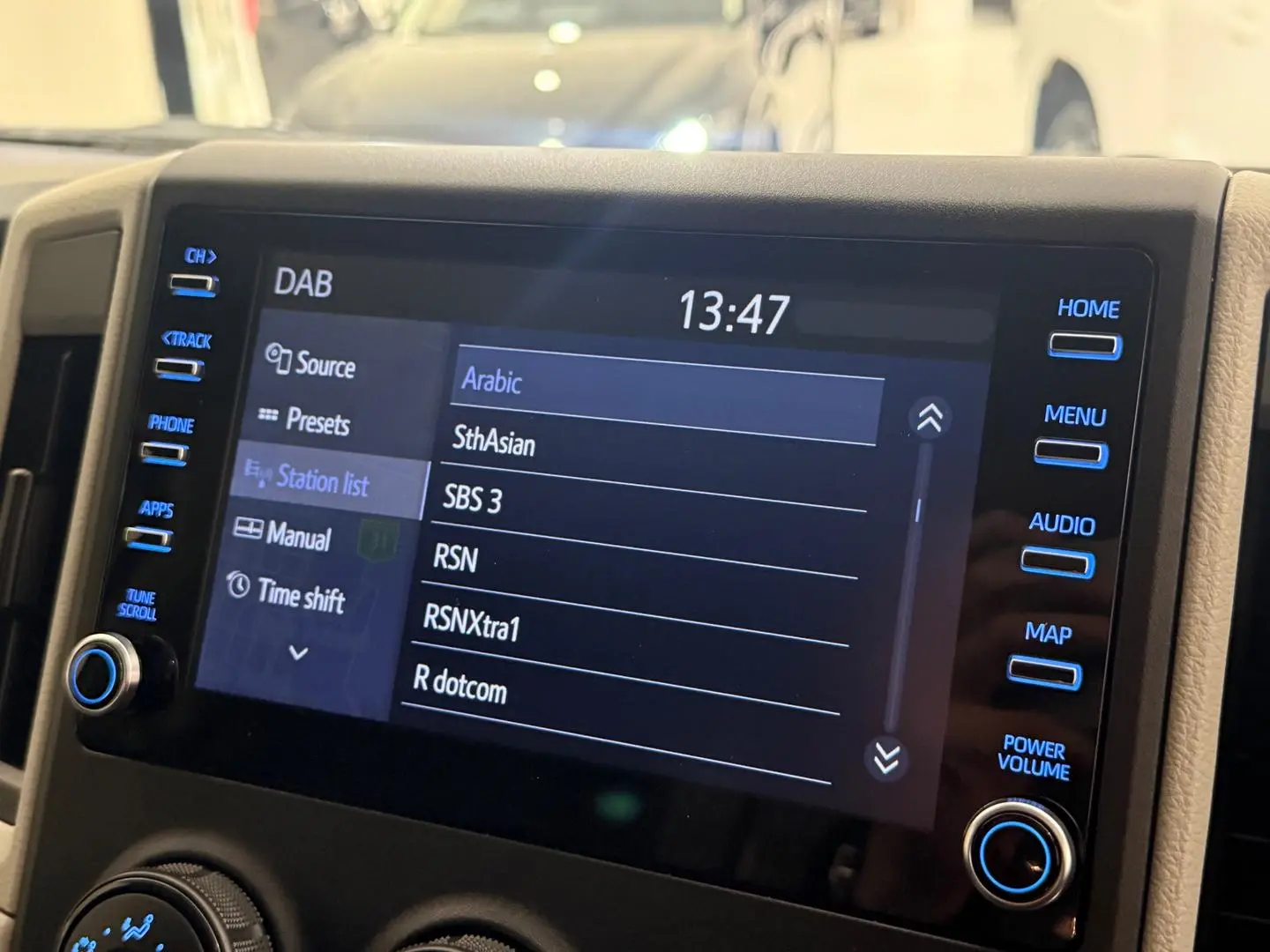 2020 Toyota Hiace Gallery Image 17