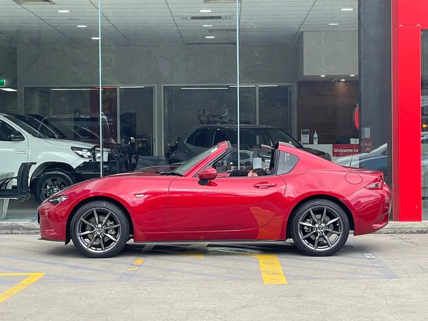 2017 Mazda MX-5 Gallery Image 6