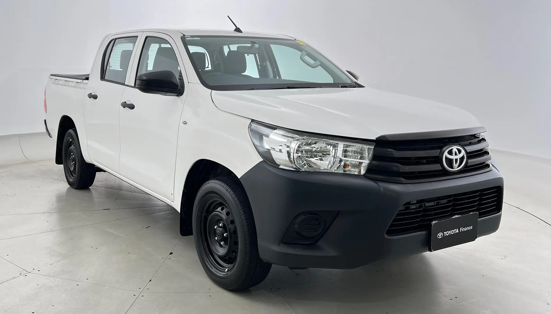 2019 Toyota Hilux Gallery Image 1