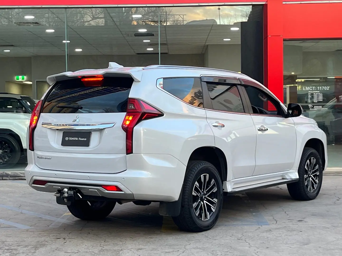 2023 Mitsubishi Pajero Sport Gallery Image 6
