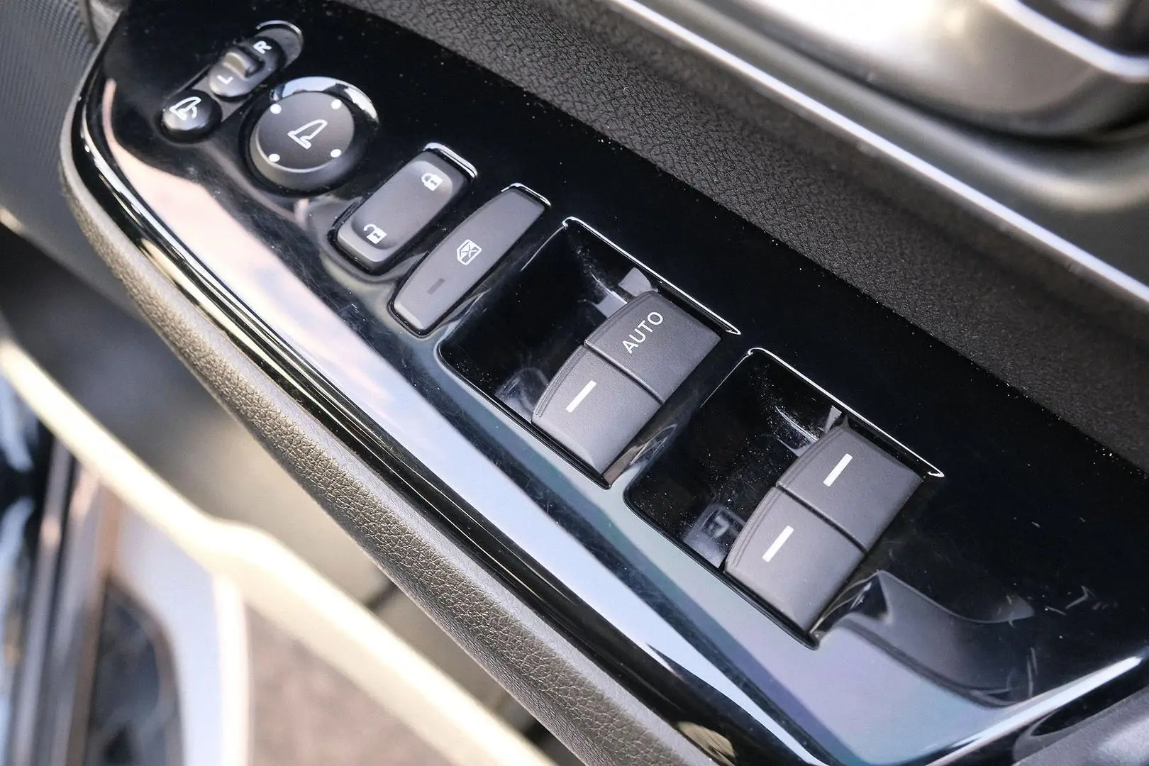 2019 Honda CR-V Gallery Image 12