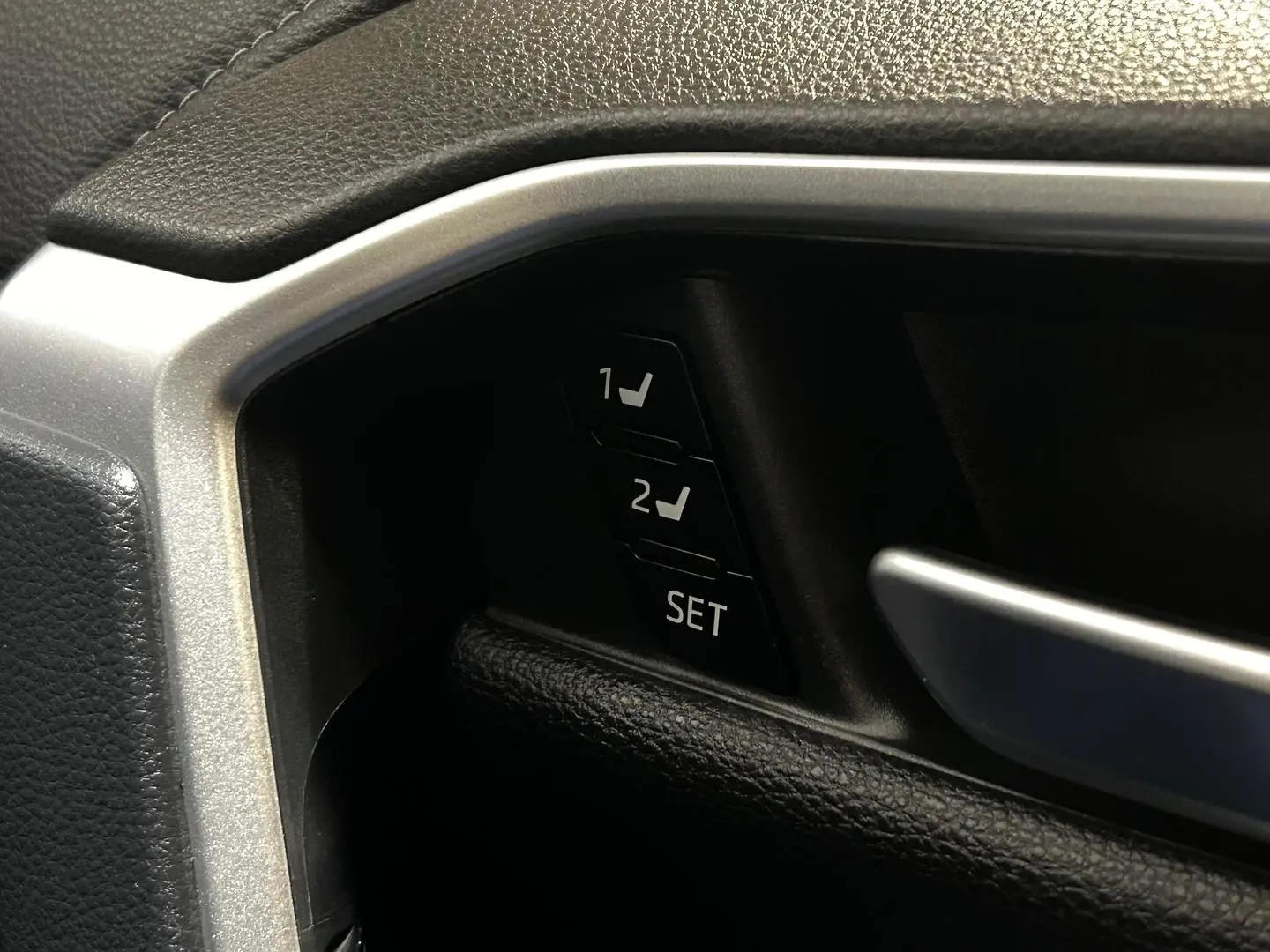 2021 Toyota RAV4 Gallery Image 21
