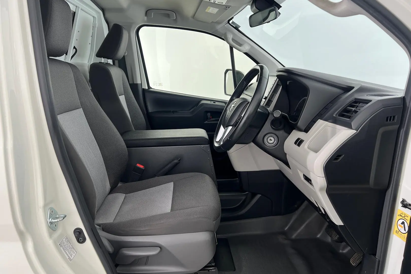 2021 Toyota Hiace Gallery Image 13