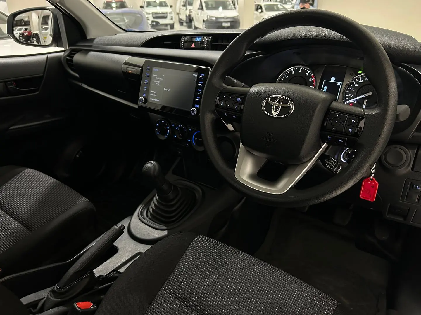 2024 Toyota Hilux Gallery Image 13