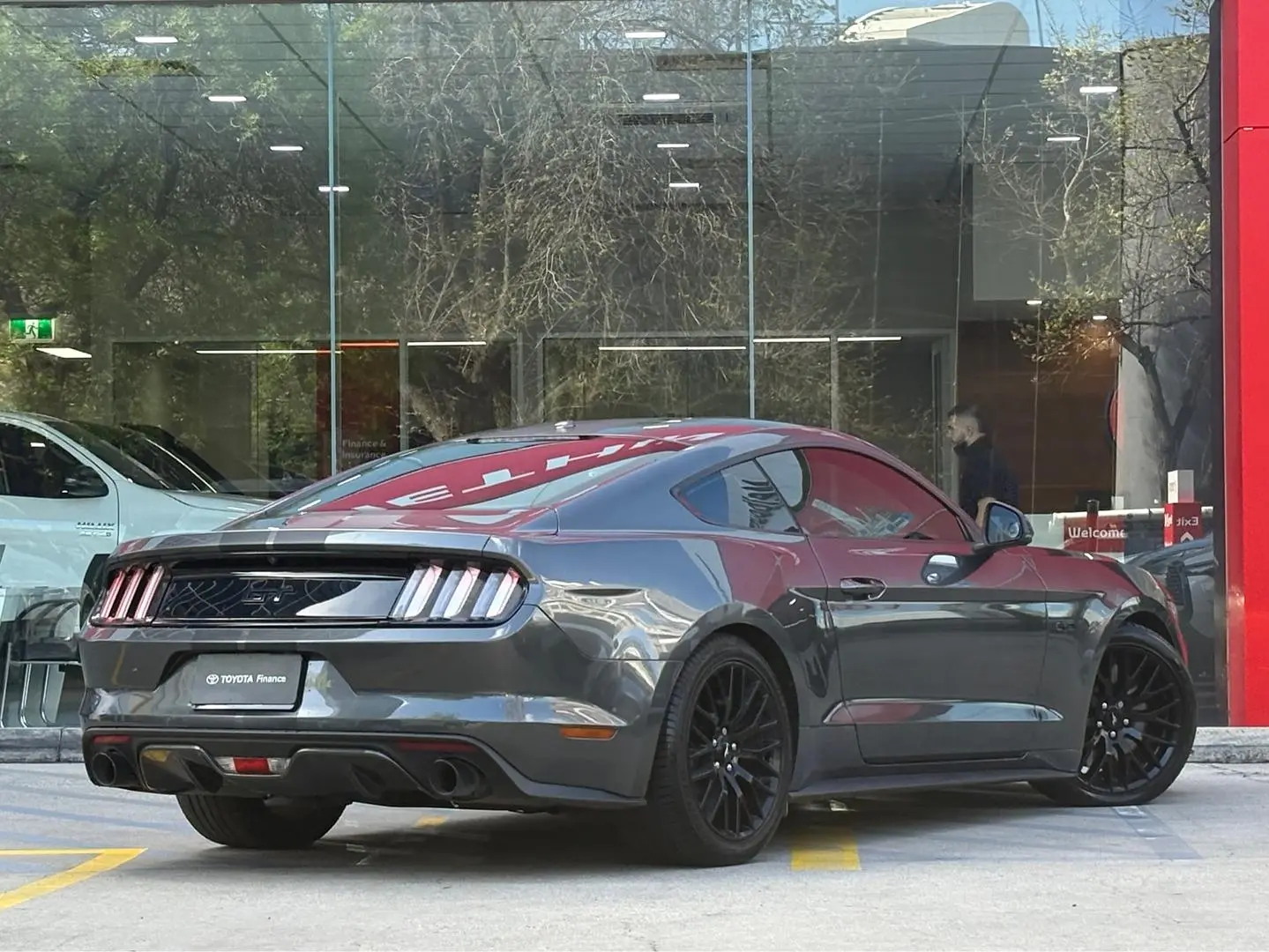 2017 Ford Mustang Gallery Image 9
