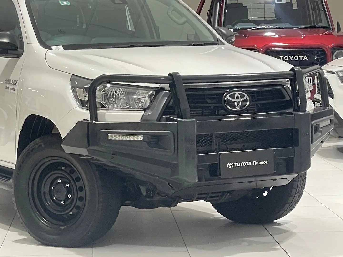 2021 Toyota Hilux Gallery Image 2