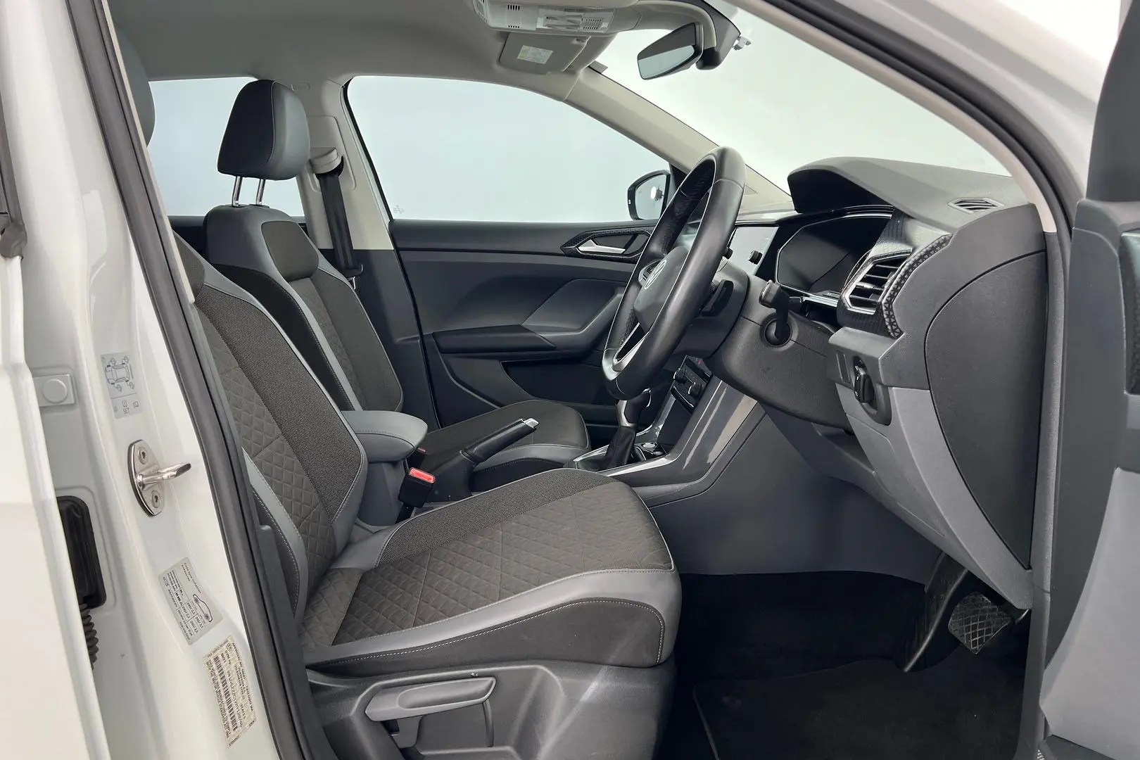 2021 Volkswagen T-Cross Gallery Image 11