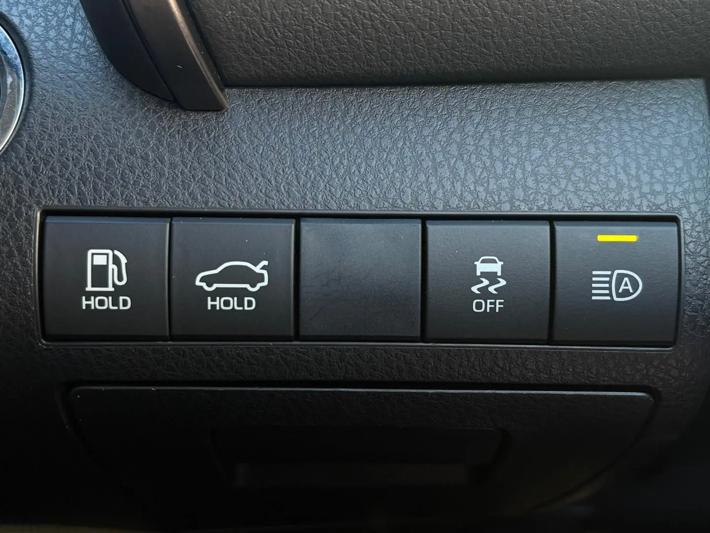 2019 Toyota Camry Gallery Image 22