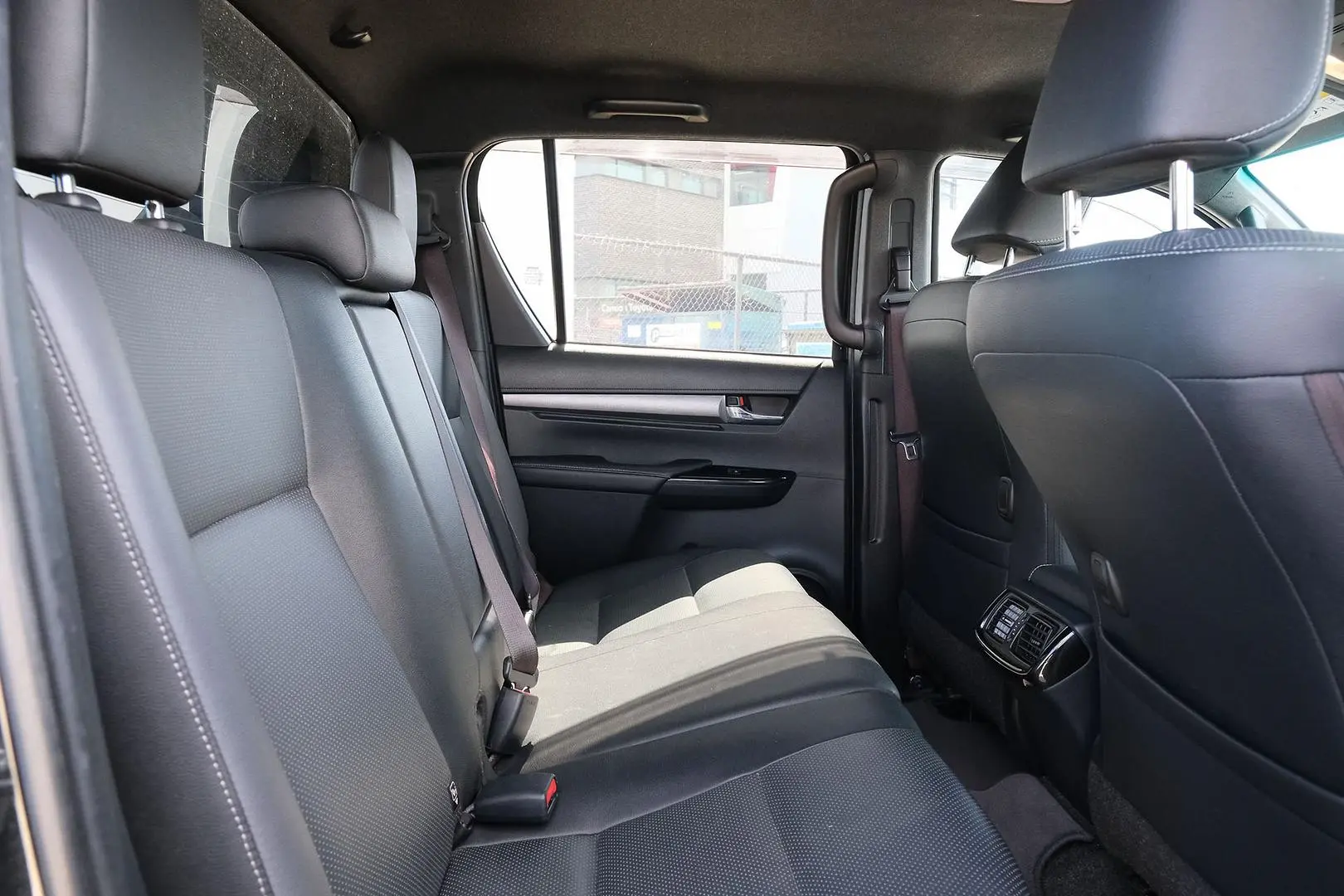 2021 Toyota Hilux Gallery Image 11