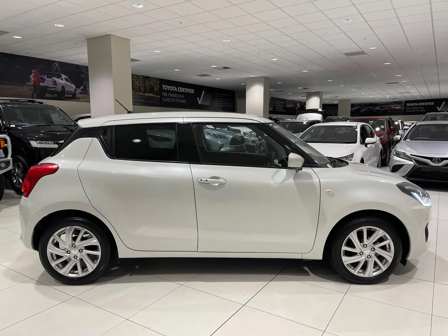 2022 Suzuki Swift Image 2