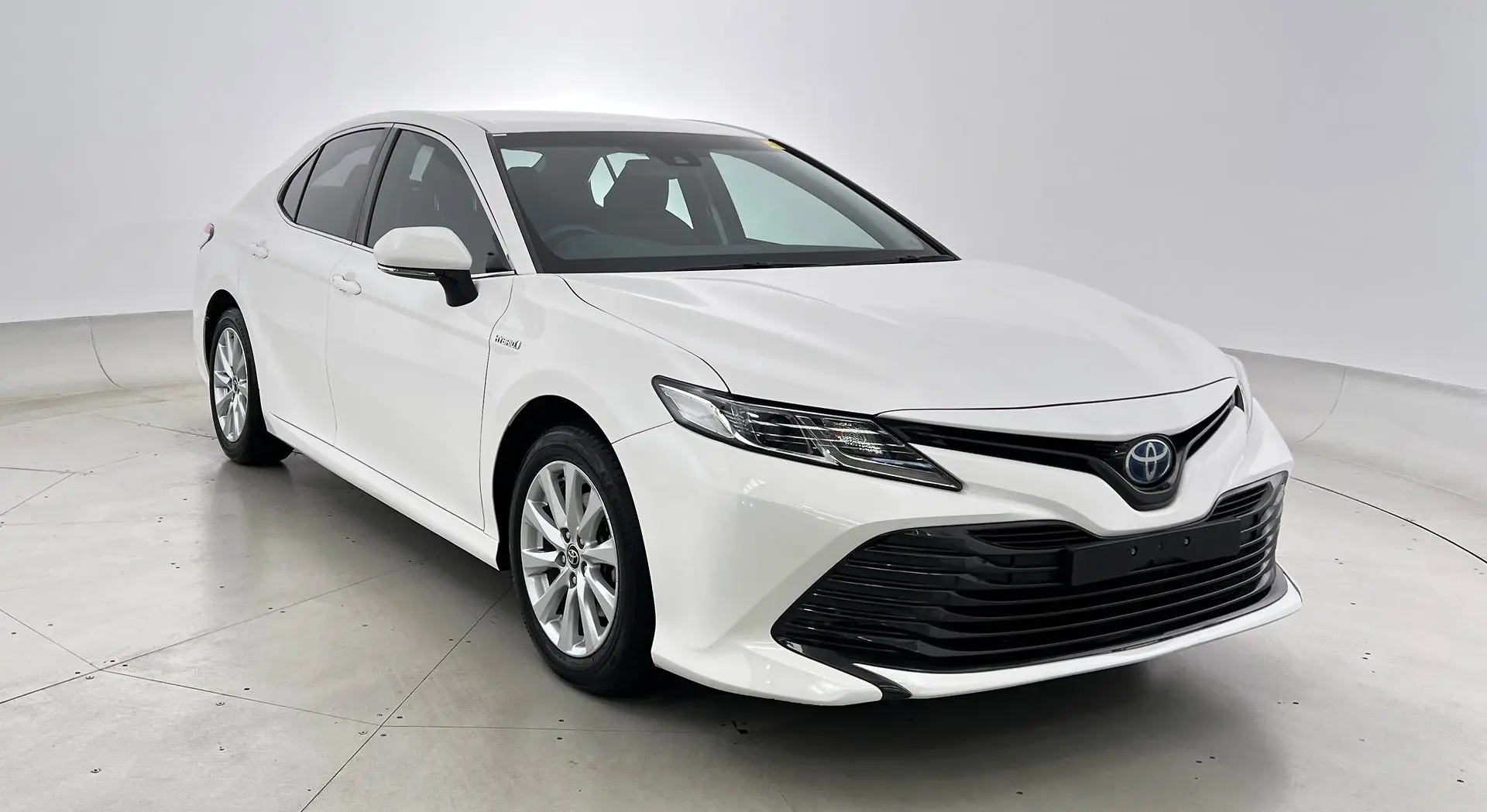 2019 Toyota Camry Image 1