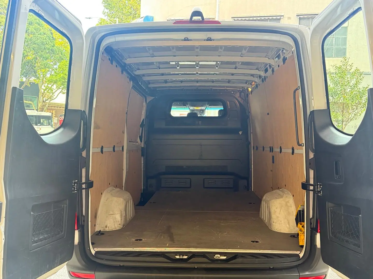 2023 Mercedes-Benz Sprinter Gallery Image 12