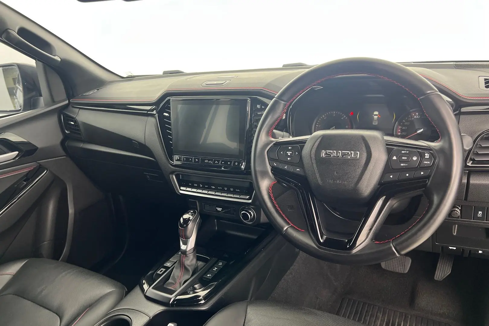 2022 Isuzu D-MAX Gallery Image 13