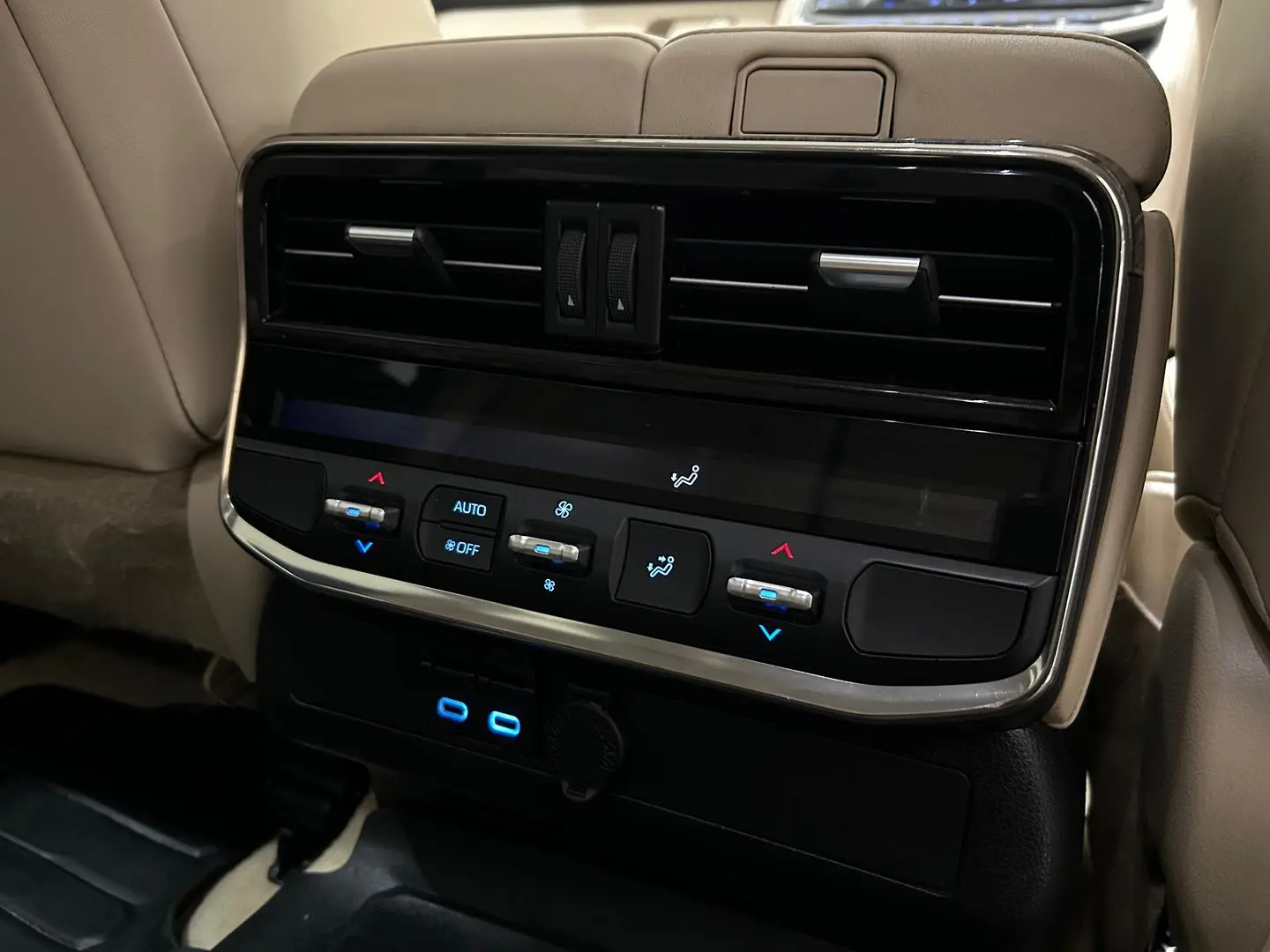 2022 Toyota Landcruiser Gallery Image 15