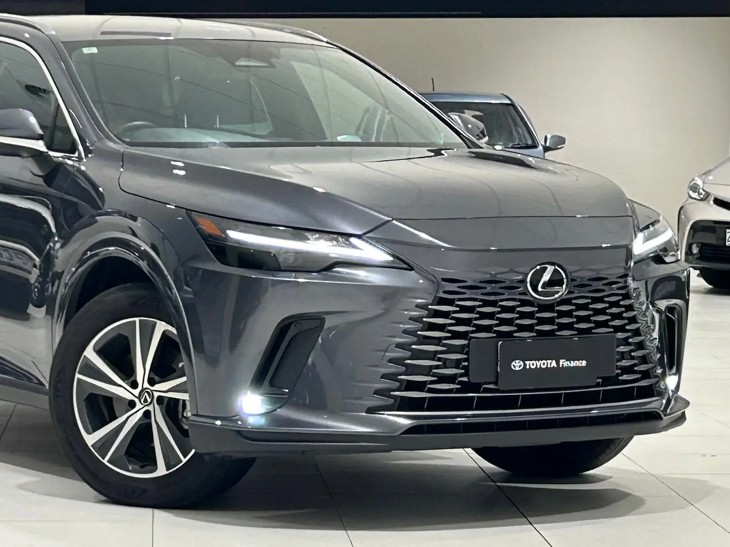 2024 Lexus RX Gallery Image 3