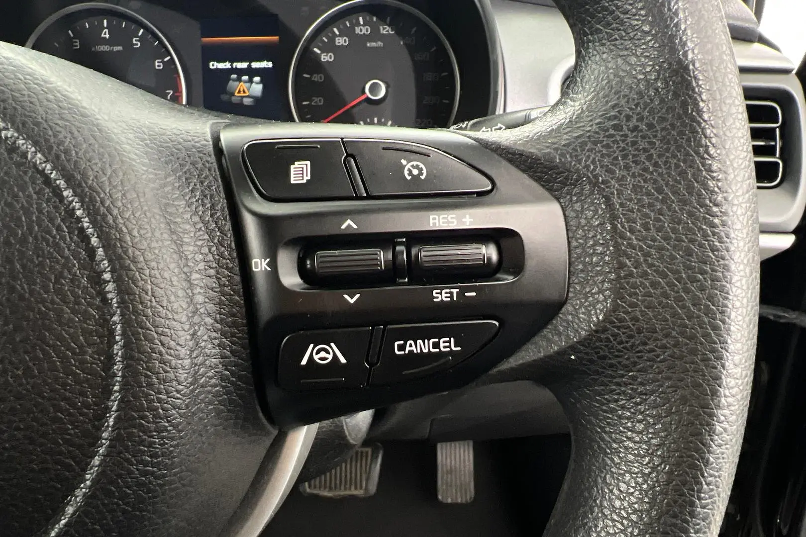 2022 Kia Stonic Gallery Image 17