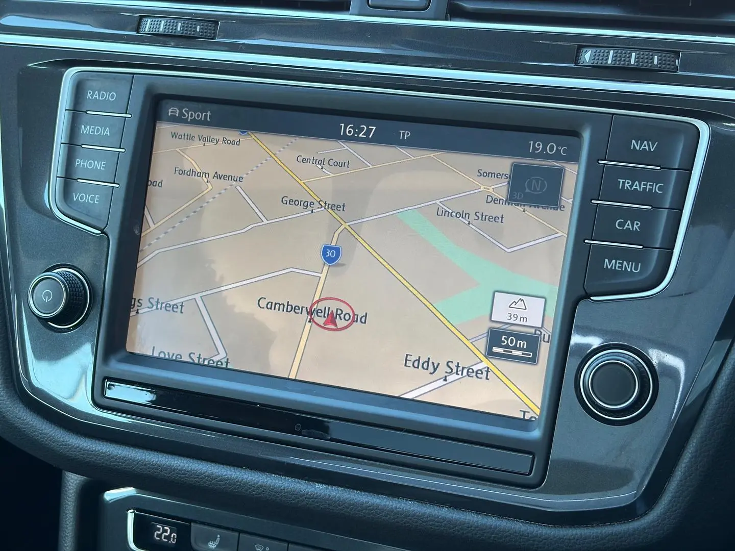 2017 Volkswagen Tiguan Gallery Image 24